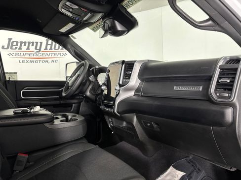 Used 2025 RAM 2500 Big Horn AWD/4WD image 30