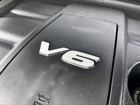 Used 2018 Jeep Grand Cherokee Overland image 30