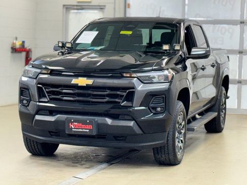 Used 2023 Chevrolet Colorado LT w/ LT Convenience Package III AWD/4WD image 3