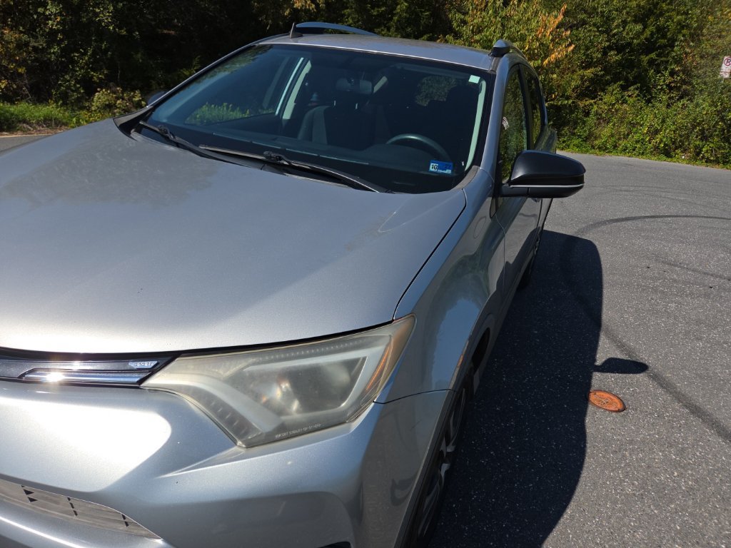 Used 2016 Toyota RAV4 LE AWD/4WD image 11