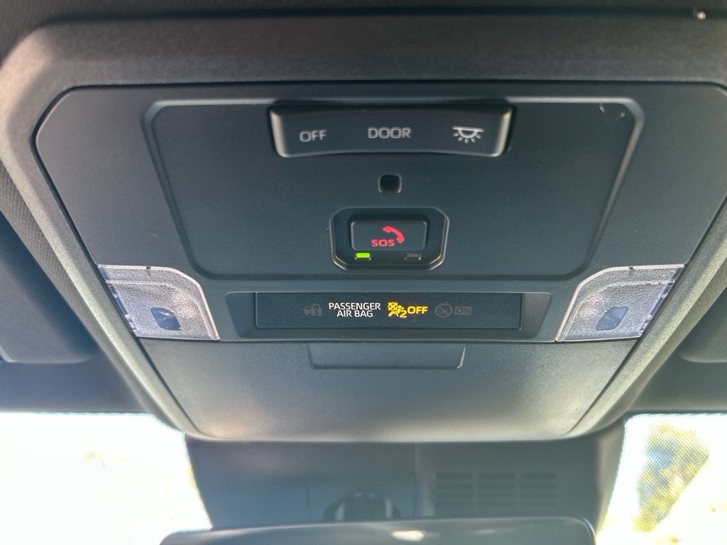 Used 2025 Toyota Tacoma SR5 AWD/4WD image 6