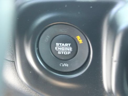 Used 2022 Jeep Wrangler Unlimited Sahara AWD/4WD image 21
