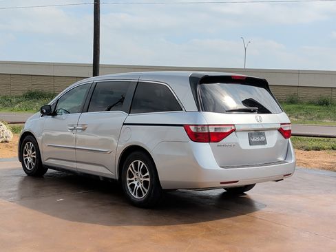 Used 2012 Honda Odyssey EX image 4