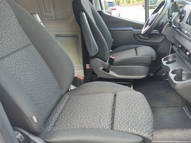 Used 2022 Mercedes-Benz Sprinter 2500 image 18