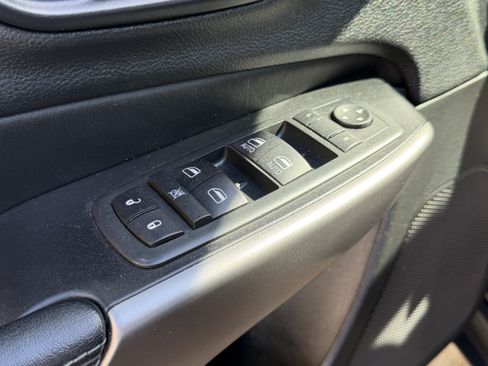 Certified 2019 Jeep Cherokee Latitude Plus FWD image 19