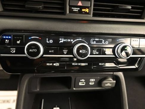 Used 2023 Honda Pilot Elite image 11