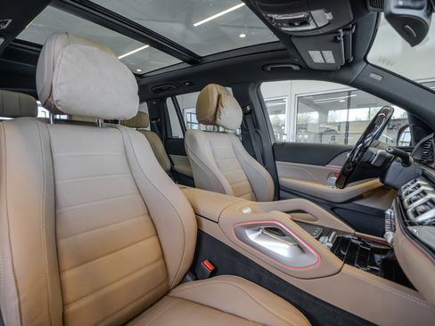 New 2026 Mercedes-Benz GLS 580 4MATIC image 29