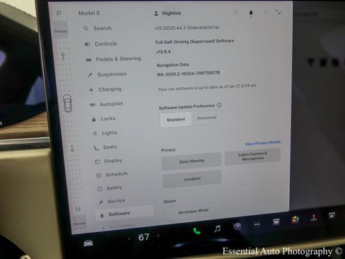 Used 2022 Tesla Model S image 32