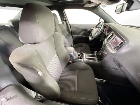 Used 2022 Dodge Charger R/T w/ Blacktop Package image 25