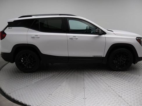 Used 2024 GMC Terrain SLT w/ Tech Package image 7