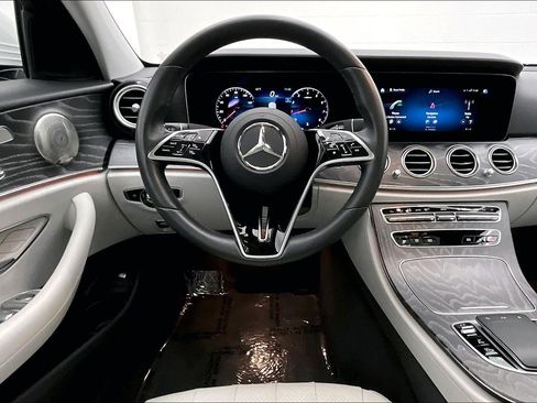 Certified 2022 Mercedes-Benz E 350 Sedan image 4