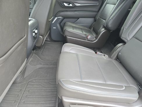 Used 2022 GMC Yukon XL Denali image 10