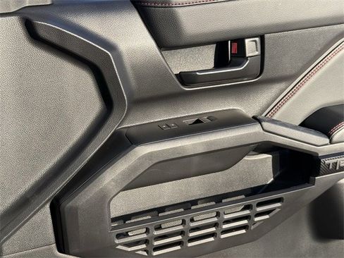 Used 2025 Toyota Tacoma TRD Pro image 32