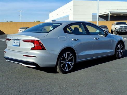 Used 2025 Volvo S60 B5 Core image 6