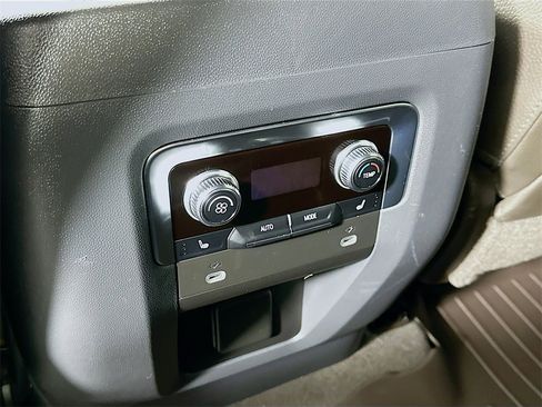 Used 2021 GMC Yukon XL Denali w/ Denali Premium Package image 33