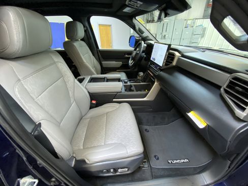 Used 2025 Toyota Tundra Limited image 29