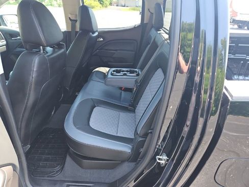 Used 2022 Chevrolet Colorado Z71 AWD/4WD image 25
