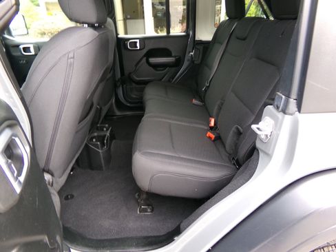 Used 2019 Jeep Wrangler Unlimited Sport S image 19