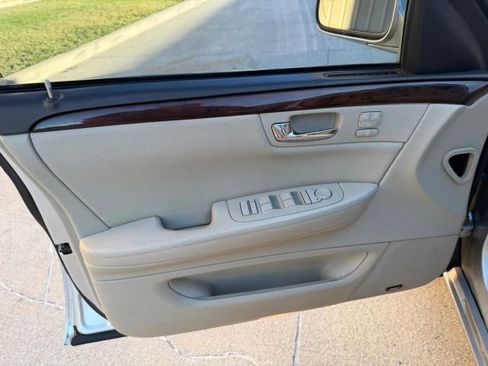 Used 2009 Cadillac DTS image 23