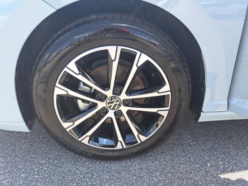 Certified 2025 Volkswagen Jetta Sport FWD image 33