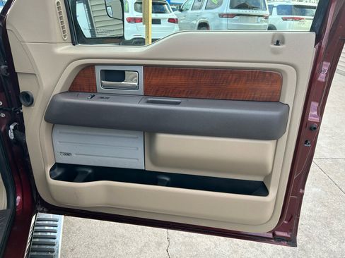 Used 2010 Ford F150 Lariat image 16