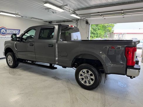 Used 2018 Ford F250 XL w/ STX Appearance Package AWD/4WD image 3