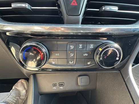 Used 2024 Buick Encore GX Sport Touring w/ Comfort Package FWD image 21