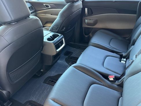 New 2026 Kia Carnival EX FWD image 12
