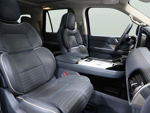 Used 2019 Lincoln Navigator Black Label w/ Cargo Package image 27