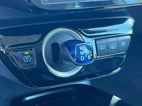 Used 2022 Toyota Prius Prime XLE FWD image 32