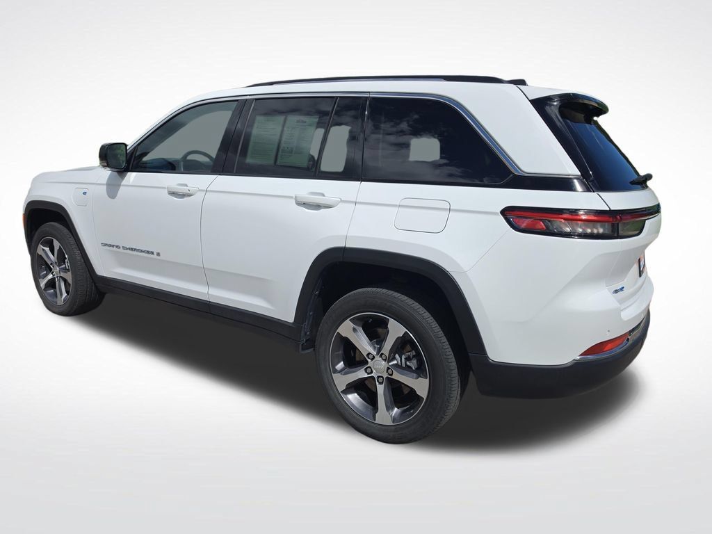 Used 2023 Jeep Grand Cherokee 4WD 4xe w/ Luxury Tech Group II image 3