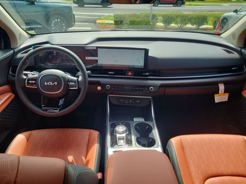 New 2026 Kia Carnival Hybrid FWD image 18