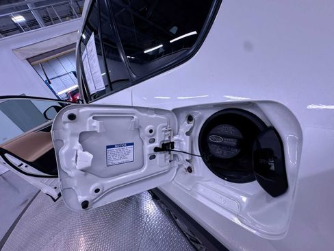 Used 2022 Toyota RAV4 Limited image 39