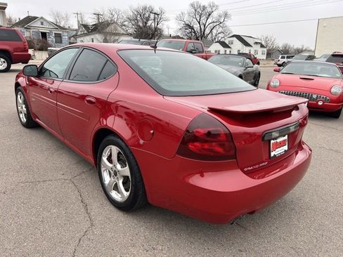 Used 2006 Pontiac Grand Prix GXP w/ Sun And Sound Package image 5