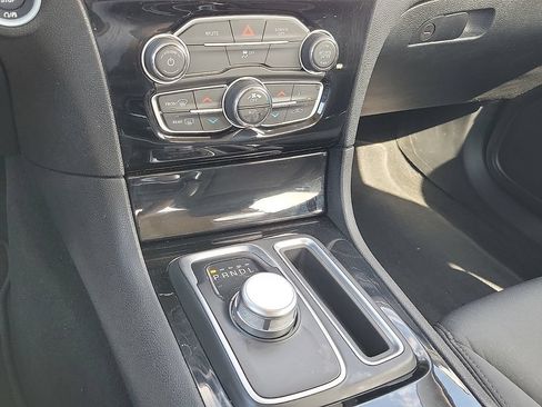 Used 2023 Chrysler 300 Touring w/ Sport Appearance Package RWD image 17