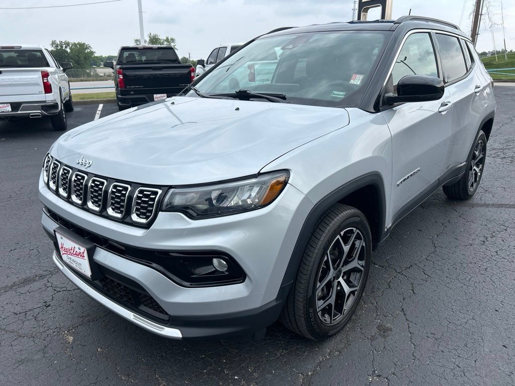 Used 2025 Jeep Compass Limited AWD/4WD image 9