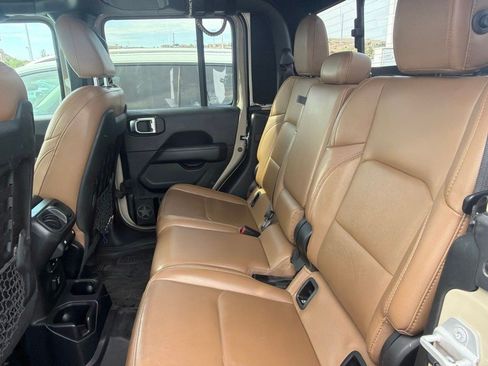 Used 2020 Jeep Gladiator Rubicon AWD/4WD image 3