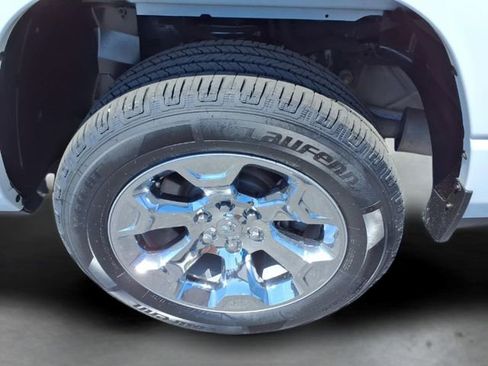 Used 2019 RAM 1500 Big Horn AWD/4WD image 9