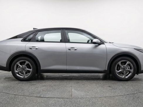 Used 2025 Kia K4 FWD image 11