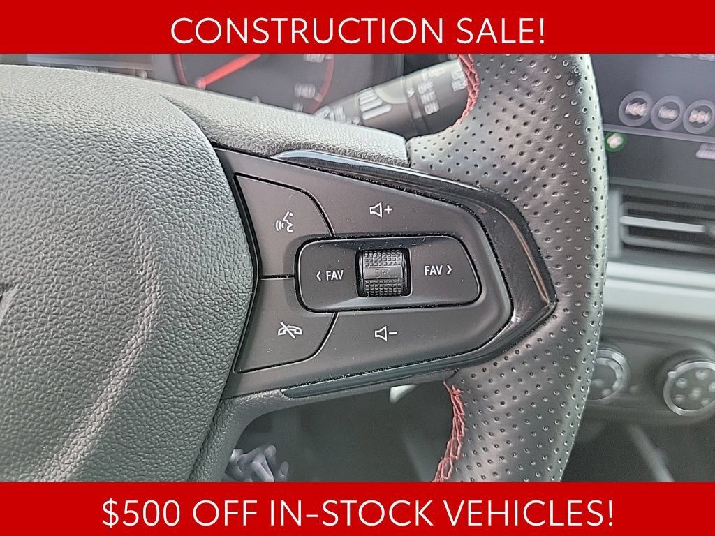 Used 2024 Chevrolet Trax RS FWD image 22