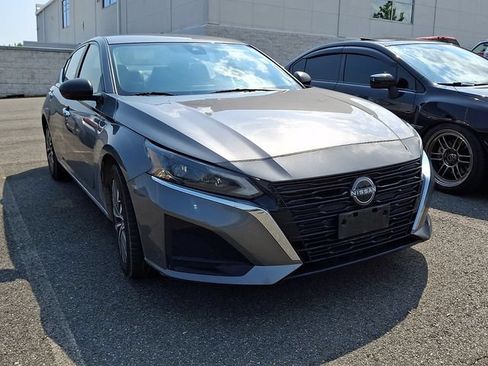 Used 2024 Nissan Altima 2.5 SV FWD image 4