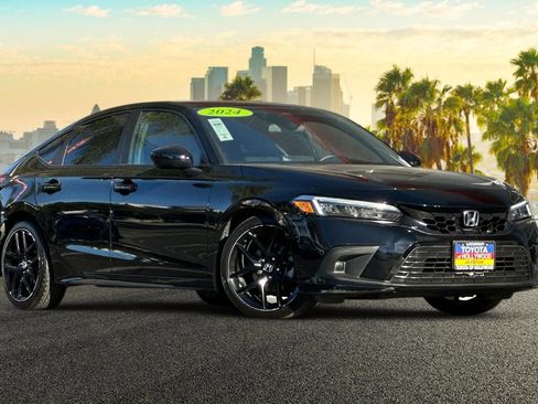 Used 2024 Honda Civic Sport image 2