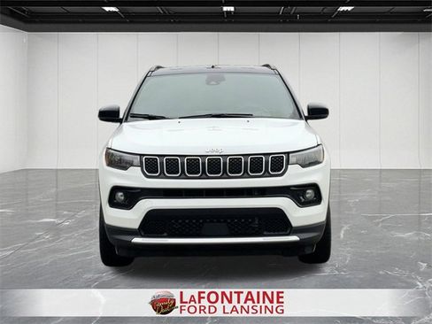 Used 2023 Jeep Compass Limited image 8