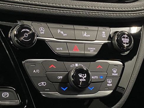 New 2026 Chrysler Pacifica Select w/ S Appearance Package image 27