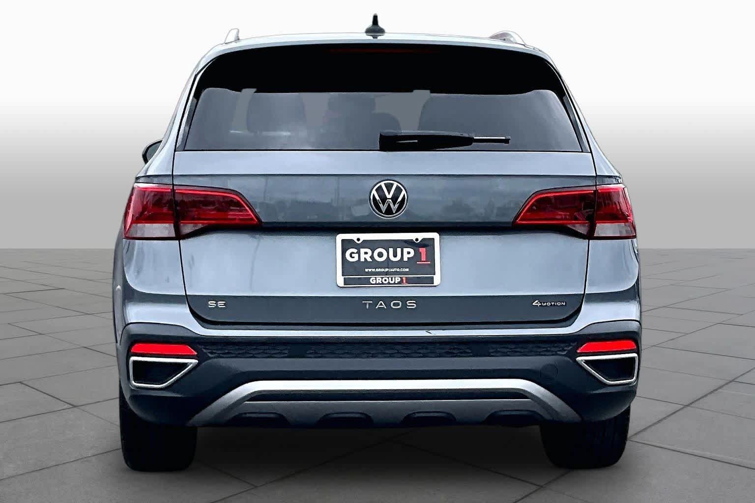 Used 2023 Volkswagen Taos SE w/ Panoramic Sunroof Package AWD/4WD image 5