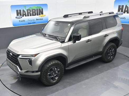 Used 2026 Lexus GX 550 w/ Accessory Package (CT) AWD/4WD image 25