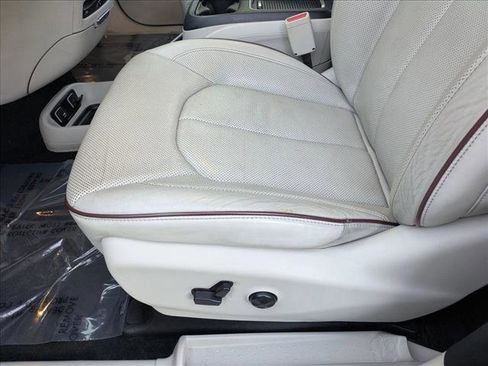 Used 2017 Chrysler Pacifica Limited w/ UConnect Theater Package image 12