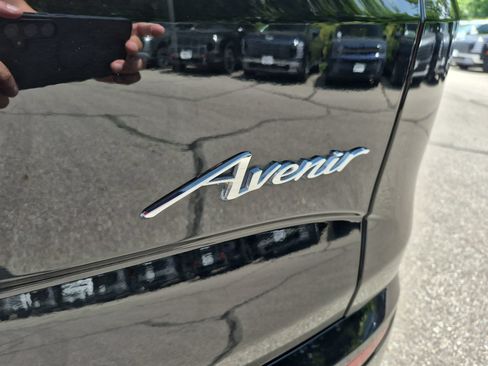 Used 2022 Buick Enclave Avenir w/ Avenir Technology Package AWD/4WD image 33
