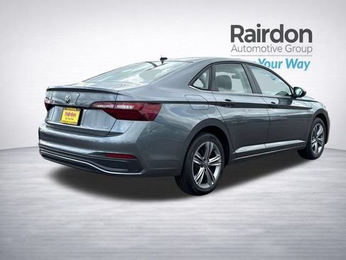 Used 2024 Volkswagen Jetta SE FWD image 7
