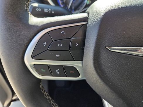 Certified 2023 Chrysler Pacifica Limited image 26